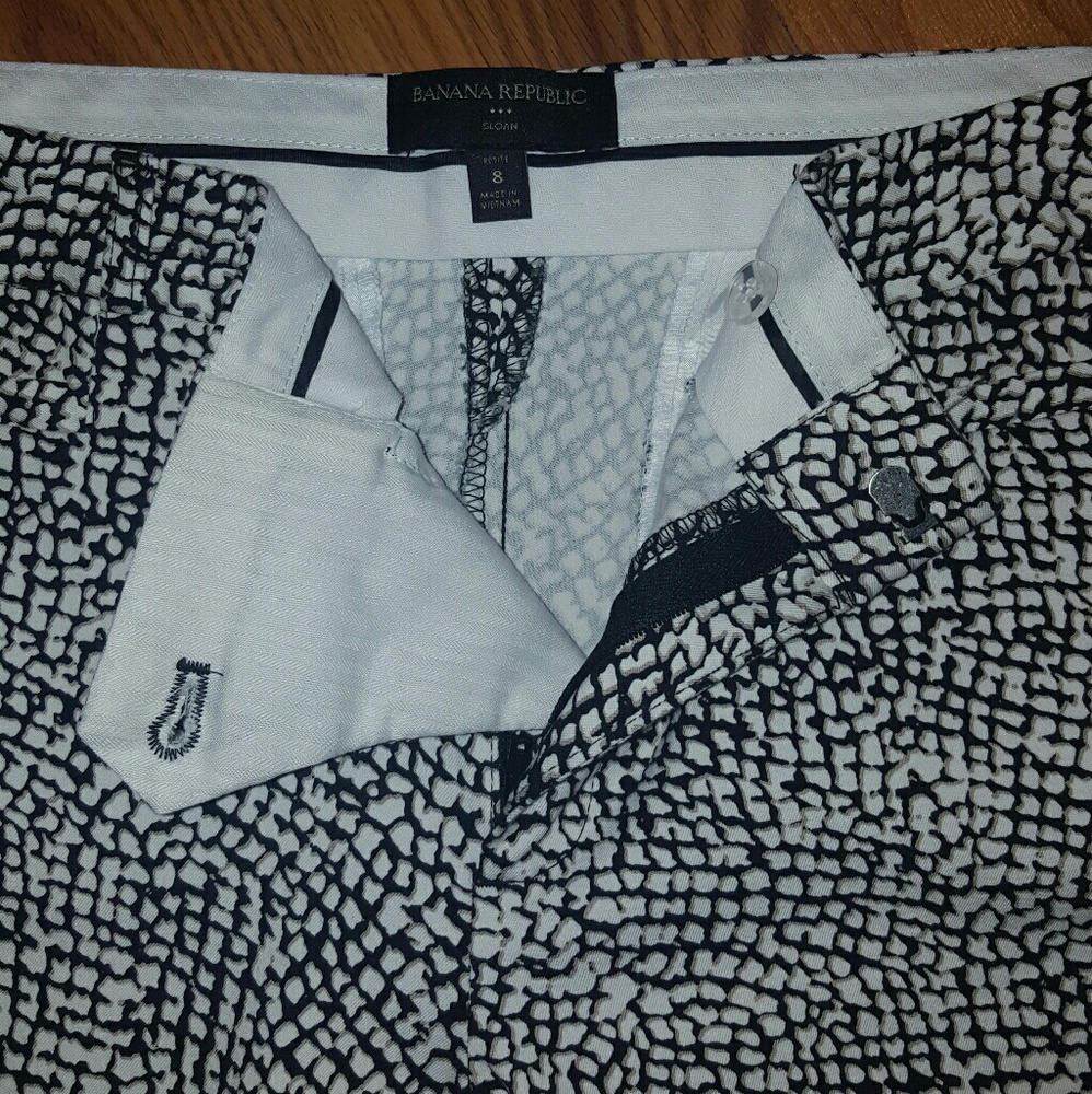 NWOT  Sloan Boa Print Crop Pant